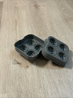 Amazon Misshapen Virus Spiked Ball Silicone Ice Tray w/ Mini Funnel